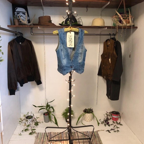 Small denim vest - Picture 2 of 8